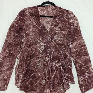 Small maroon long sleeved top